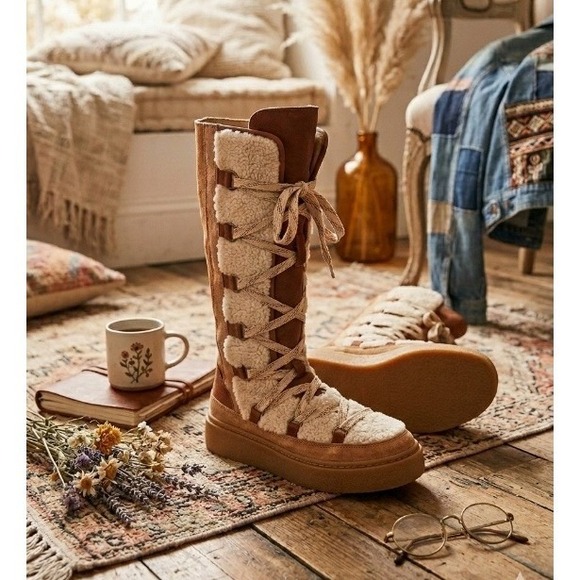 Free People Shoes - Free People Tall Shearling Platform Boots Size 7 Lace-up Nordic Scandi NEW